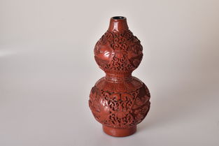 深圳雍乾盛世秋拍精品 剔紅山水葫蘆瓶與麥秸畫的藝術對話